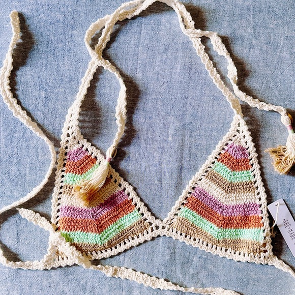 NWT♥️ SHE MADE ME FREE PEOPLE CROCHET HALTER STRIPED TRIANGLE BIKINI TOP sz M/L - Picture 2 of 8